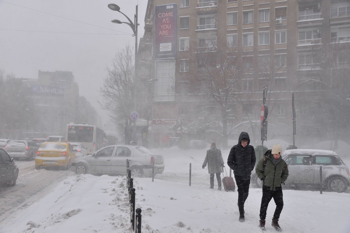 Meteo Cod portocaliu de viscol și ninsori abundente în 5 județe Alte