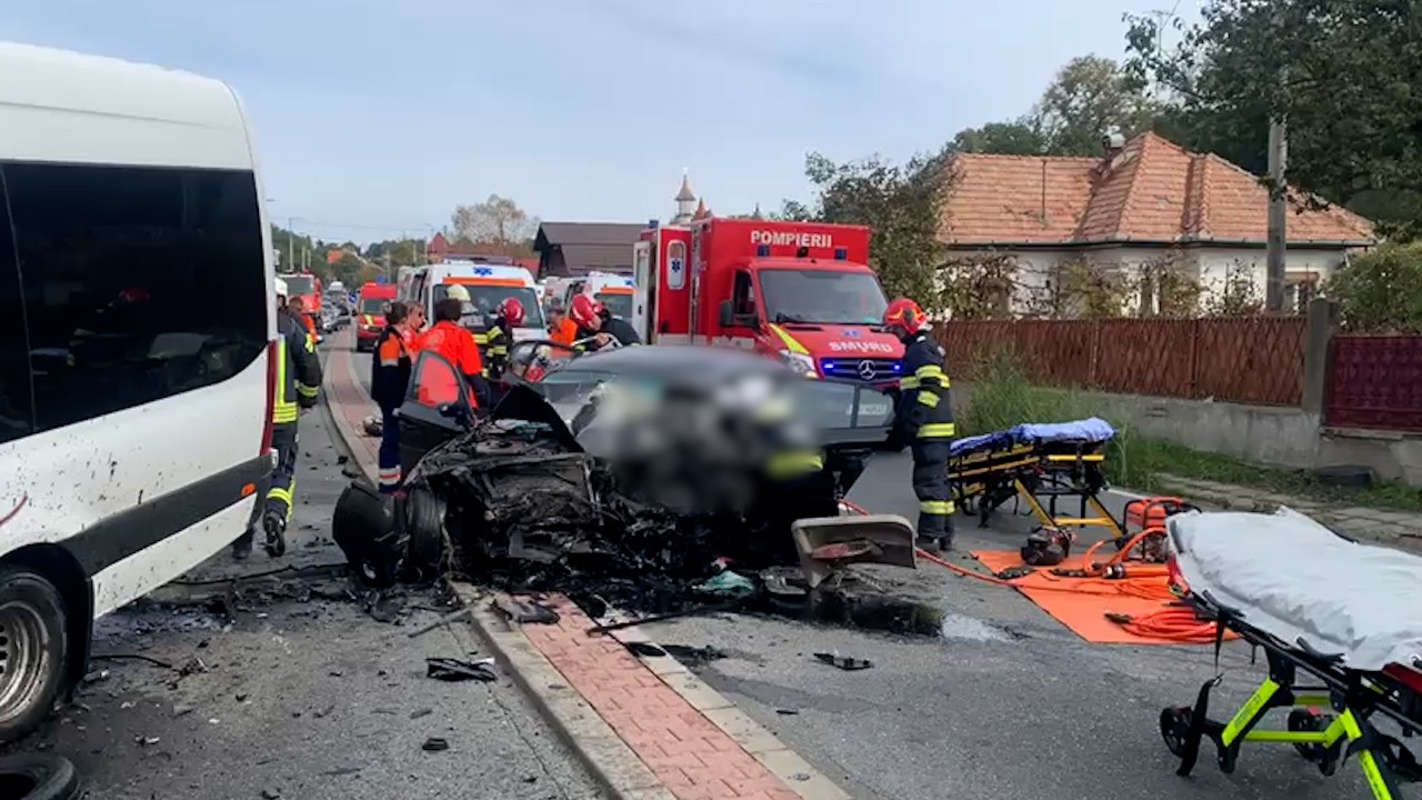 Accident Grav N Cluj Un Microbuz I O Ma In S Au Lovit Violent N