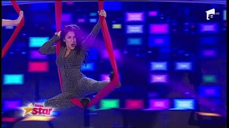 Ruby, la un pas să cadă în cap! S-a urcat pe o funie și a făcut acrobații la înălțime, alături de Denisa: ”Ăsta se numește curaj!”