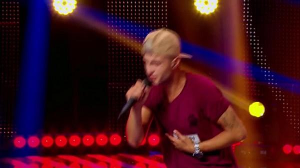 Abandonat de două ori, Anton Joseph Banaghan a găsit puterea de a &icirc;nfrunta trecutul. S-a născut &icirc;n Rom&acirc;nia, &icirc;nsă lipsa de dragoste l-a trimis peste hotare: "La 12 ani mi s-a spus să plec de acasă"