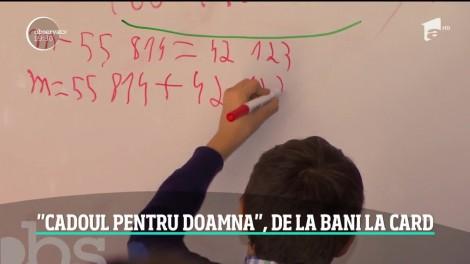 Moda cadourilor de Sărbători pentru profesori rezistă şi în 2019. Doar că nu se mai poartă plata ratelor, ci ceva la fel de costisitor