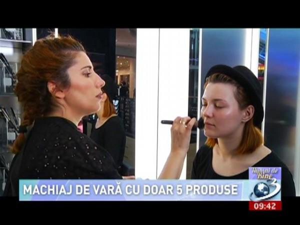 Tendințe 2018. Cum să te machiezi anul acesta! Indiciu: nu se mai poartă bronzul