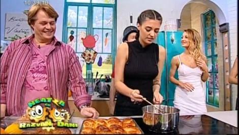Știam că e frumoasă, talentată, dar și gospodină??? Antonia, așa cum nu credeai s-o vezi vreodată: LA CRATIȚĂ, în direct!