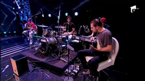 „Ăsta ne dă afară pe toţi”. Brenciu şi Delia, în picioare, pentru Johnny Bădulescu: „Este primul care ne trezeşte la viaţă”. Şi primul care a ridicat un concurent de pe scaun