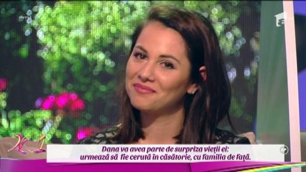 Moment emoționant la 2k1!  O concurentă a fost cerută de soție, &icirc;n direct, de băiețelul și iubitul ei: "Mami, vrei să fii mireasa noastră?"