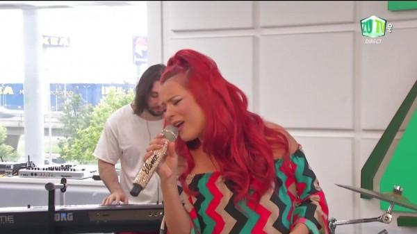 Viitoarea mămică radiază de fericire! Elena Gheorghe a c&acirc;ntat, LIVE, la Zu, melodii din repertoriul lăutăresc