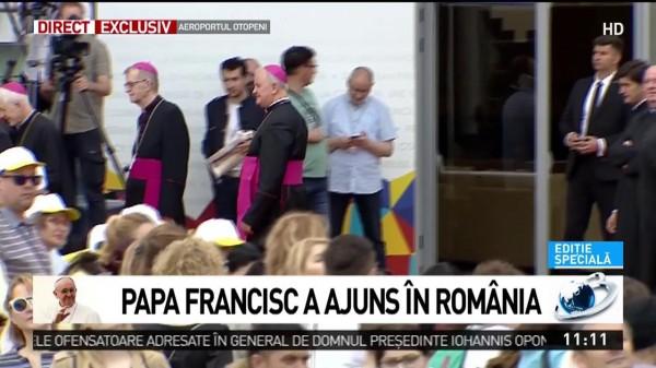 Papa Francisc a ajuns &icirc;n Rom&acirc;nia! Avionul &icirc;n care se află Suveranul Pontif a aterizat pe Aeroportul Henri Coandă
