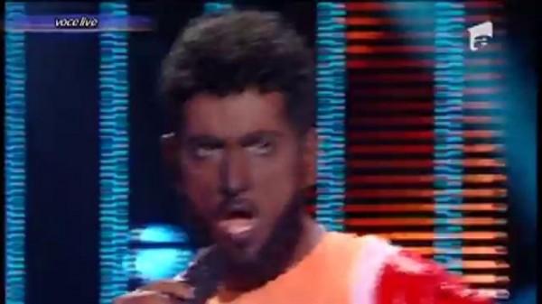 Cezar Ouatu se transformă &icirc;n Kwabs - "Walk"