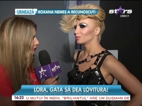 Lora, gata să dea lovitura! Blonda a apărut într-o ţinută care-ţi taie răsuflarea