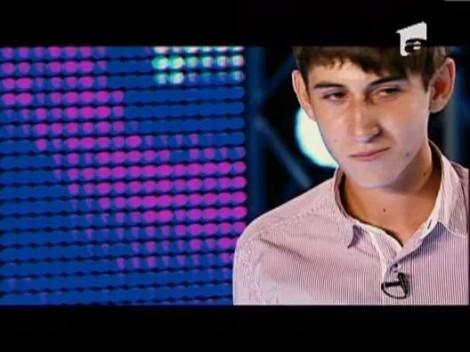 Vampirașul s-a suparat, a pus mina pe stativ si a "lovit" rau de tot juriul!