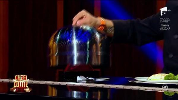 Ea PR, el coafor, dar uniți de aceeași pasiune: bucătăria. Chefii, surprinși de alegerile celor doi:  "&Icirc;mi cer scuze dacă ți-am &icirc;ncurcat planurile"