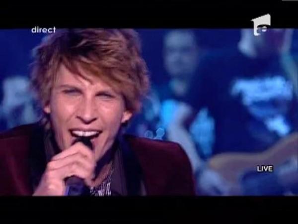 Gala 1: Tudor Turcu: "How you remind me" - Nickelback