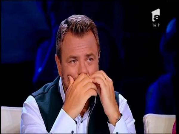 Edwin Enyesobi, din nou la X Factor! Nu i-a ieşit din prima, dar a doua a fost cu noroc. Juraţii, prinşi de moment, l-au acompaniat