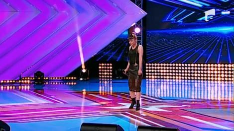 Mara Munteanu aduce moda pe scena X Factor! Insă nu şi moda factorului X