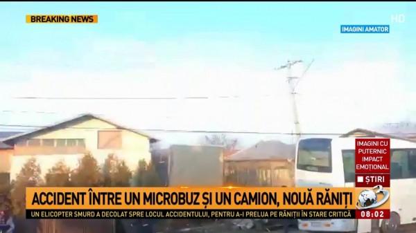Tragedie pe DN1! Doi oameni şi-au pierdut viaţa şi alţi opt au fost grav răniţi, după ce un microbuz s-a ciocnit cu un autocamion
