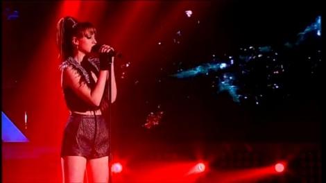 Iulia Manolache a facut senzatie pe scena X Factor. Reinterpreteaza altcineva melodia mai bine?