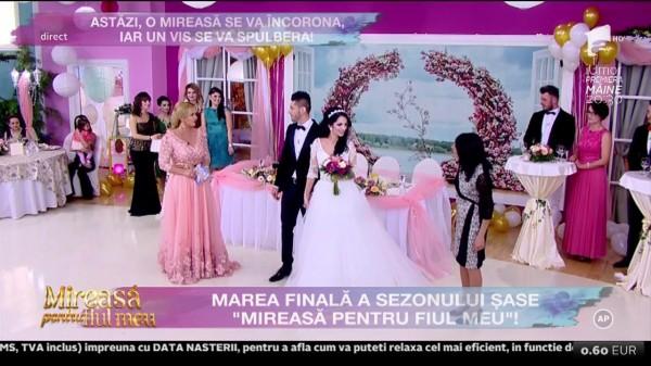 Mihai și Mihaela, emoții mari &icirc;nainte de nuntă! Uite c&acirc;t de bine arată mirii. Mihai o soarbe din priviri pe viitoarea sa soție