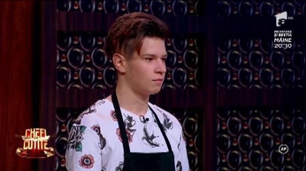 La doar 17 ani, Sebi i-a convins pe chefi! &bdquo;Bravo, mă copile! Data viitoare c&acirc;nd te văd să &icirc;ți stea părul ăla &icirc;n sus, ai auzit?&rdquo;