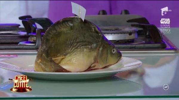 Scărlătescu s-a pocăit sau are o strategie ascunsă? &rdquo;L-am văzut cu trei concurenți, am zis că trebuie să-l ajut cumva, să nu-l las cu pantalonii &icirc;n vine!&rdquo;