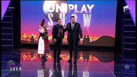 Dansează dumnezeiește și uneori...bate până sfințește! Nea Mărin e bun și la dat cu bățul, dar și la dat ritmul!