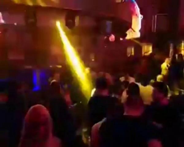 Imaginile de dinaintea TRAGEDIEI. Cum se distrau tinerii &icirc;n Bamboo cu o oră &icirc;nainte de incendiu!