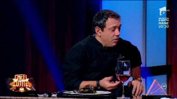 Un italiano vero! A lăsat Sicilia de dragul unei rom&acirc;ncuțe! Salvo Lo Castro a gătit celor trei chefi așa cum a făcut-o pentru premierul Berlusconi și pentru Papă