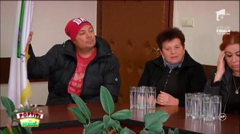 ”Noi o să schimbăm primarul!”. Lui Vârciu nici nu-i vine să creadă că Oana Roman mânuiește lopata mai ceva ca un grăjdar!