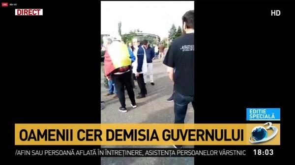 Protest &icirc;n Piața Victoriei, &icirc;n prima zi de alertă! Reacția Gabrielei Firea: &bdquo;Se pare că eforturile tuturor sunt zădărnicite&rdquo; - VIDEO