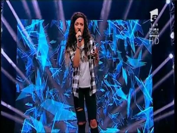 Enrica Tara, italianca specială. A venit la X Factor cu un scop precis: să îşi schimbe viaţa. Carla's: "O să te ajut să fie aşa"