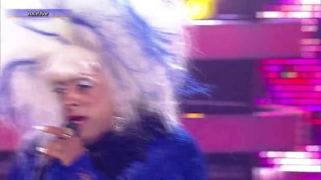 Ce mai transformare! Celia Cruz i-a luat locul lui CRBL și a adus ritmurile latino în platou