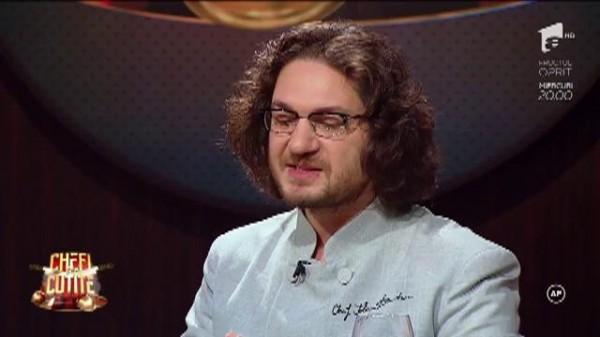 "Și-avea mersu' legănatu', la, lalala, la!" Prima farfurie a fost o strachină, iar Scărlătescu s-a echipat corespunzător: și-a tras bundiță