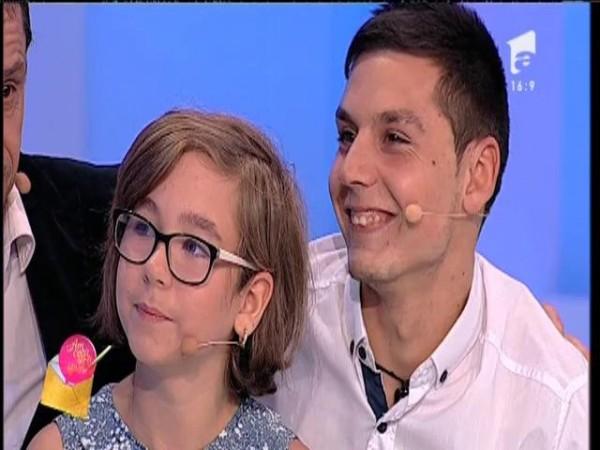 Lacrimi șiroaie după ce Ionela și Florin își întâlnesc mama, plecată la muncă în Italia: "Aș fi în stare să nu mănânc nimic, doar să rămână cu noi”