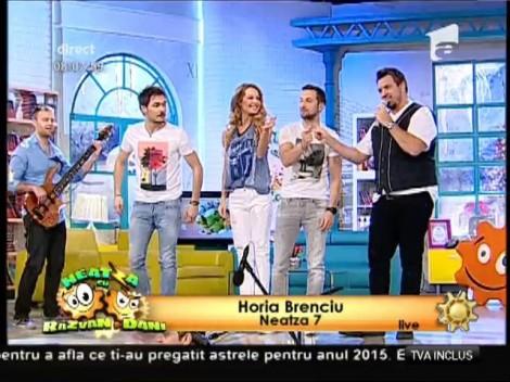 Horia Brenciu, dedicaţie specială pentru Răzvan şi Dani: Le-a cântat piesa "Neatza 7", cu ocazia aniversării a şapte ani de matinal
