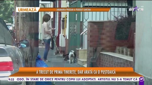 Star Matinal. La 51 de ani arată ca o puştoaică! Oana S&acirc;rbu, surprinsă pe străzile din Bucureşti