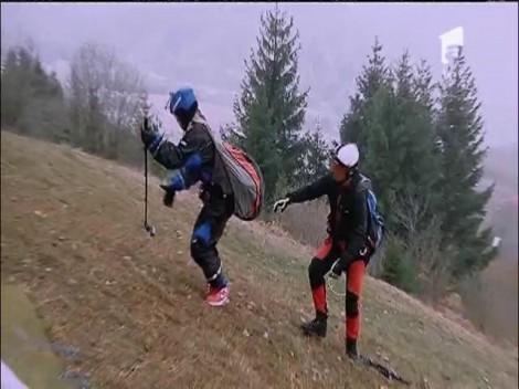 Adrenalină maximă, nu glumă! Tomi, fostul concurent de la ”Insula Iubirii” și Florentina Raiciu, salt uimitor cu parapanta