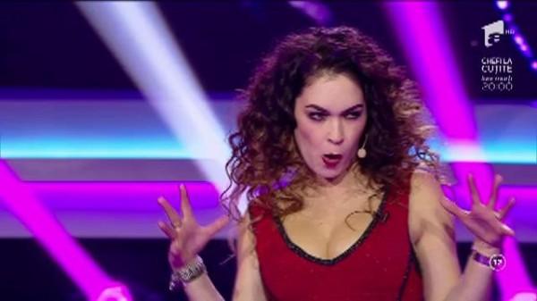 Ah, n-o să poți să-ți iei ochii de la ea! Bendeac, față-n față cu mama lui Roby Roberto:  "Sunt Lilișor din Berceni..."