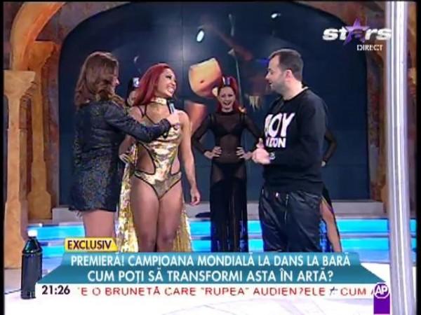 VIDEO! E Campioană Mondială la dans la bară și a făcut un SHOW INCENDIAR la tv! Imaginile sunt interzise cardiacilor