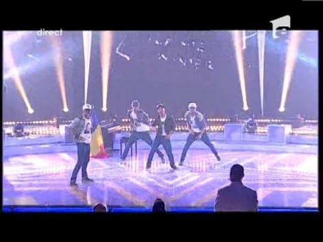 Lumini, muzica, START... 1st Class face show!!!