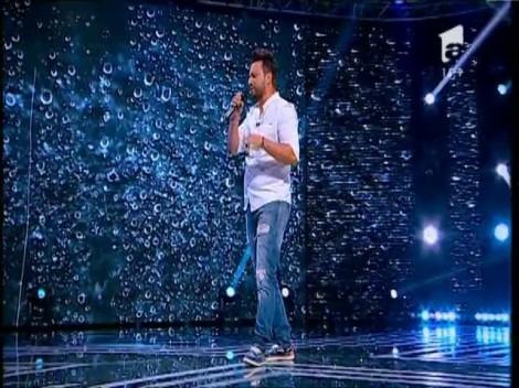 A dat cuţitul de bucătar, pe microfonul de la "X Factor". Florin a cântat şi a stârnit "reacţii adverse". "Habar nu ai ce faci acolo. (...) Dacă pui şi puţin suflet , s-ar putea să faci ditamai Cook-ul"