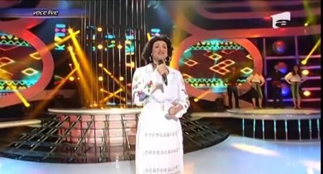 Liviu Teodorescu a bifat o nouă provocare: muzica populară! A îmbrăcat costumul Irinei Loghin și le-a dedicat piesa bunicilor