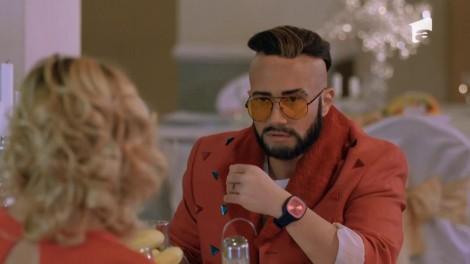 Roby Roberto, cu iubita la restaurant de fițe: E deranjat de muzica de ”înmormântare” și pune manele de pe telefonul mobil