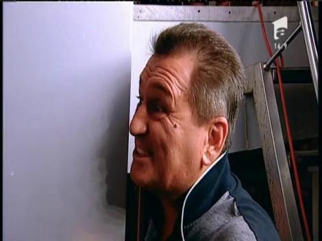 Liviu Vârciu, un Don Juan al apei la care a plouat cu note de 2 și 3! Alergat cu joarda de Nea Mărin, a făcut circ pe platformă