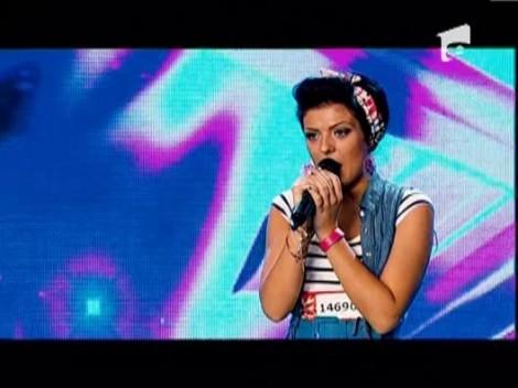 O auditie in care nu ai timp sa respiri: In sosete albe si bentita cu fundita, le-a dat clasa baietilor de cartier! Vezi reactia lui Cheloo!