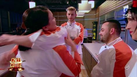 A început în forță, dar lucrurile s-au schimbat radical! Echipa portocalie, condusă de chef Dumitrescu, mai pierde un membru