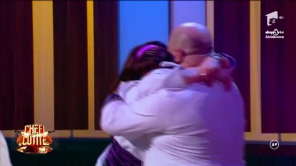 A &icirc;nceput &icirc;n forță, dar lucrurile s-au schimbat radical! Echipa portocalie, condusă de chef Dumitrescu, mai pierde un membru