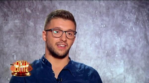 Moment de panică! Chef Dumitrescu se ridică speriat de pe scaun, după ce vede farfuria: &bdquo;- Băi, ce e asta?&nbsp;&Icirc;mi stă inima!&rdquo; - &rdquo;Doar nu mai mișcă!&rdquo;