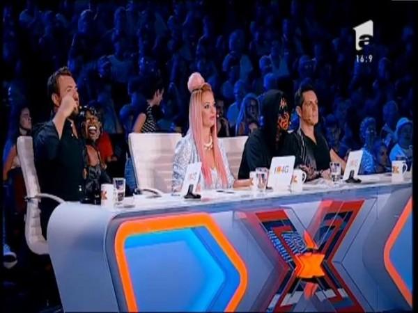 "Ooo, ce apariţie!". Dar a fost prea mult pentru juraţii noștri. Oana i-a băgat în sperieţi! "Unele acute mi-au tăiat cu răzătorul timpanul"