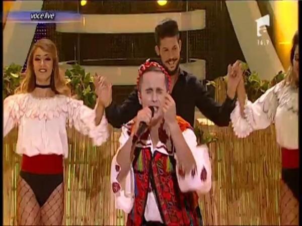 &bdquo;Mie &icirc;mi place m&acirc;ndra mică, cea mai mică&rdquo;,  zice Șerban Copoț deghizat &icirc;n Radu Ille!