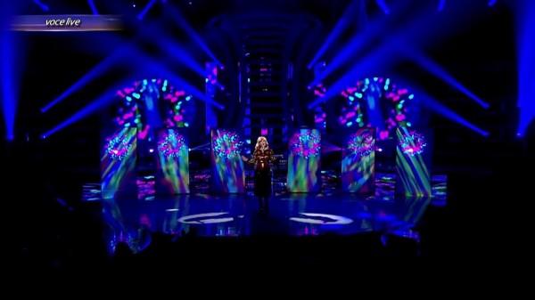 Adele a ajuns &icirc;n Rom&acirc;nia și a luat cu asalt scena de la "Te cunosc de undeva". Sore și-a luat bilet &icirc;n primul r&acirc;nd!