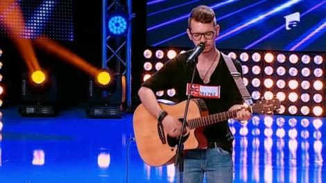 Cheloo si-a gasit preferatul! Chris Isaak din Vatra Dornei!